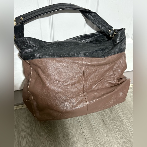 Two-Tone Black and Brown Leather Tote Bag - Picture 2 of 7